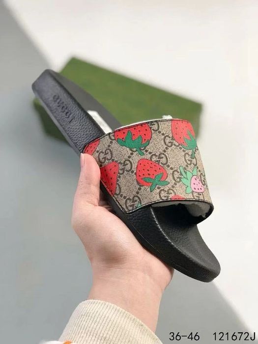 GG Print Slide Sandal - Strawberry