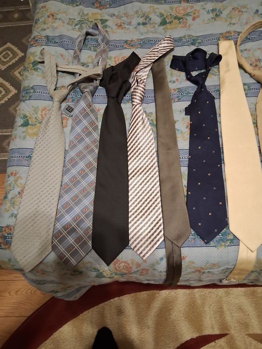 Vind cravate purtate foarte putin merită vazute ideale pt birou