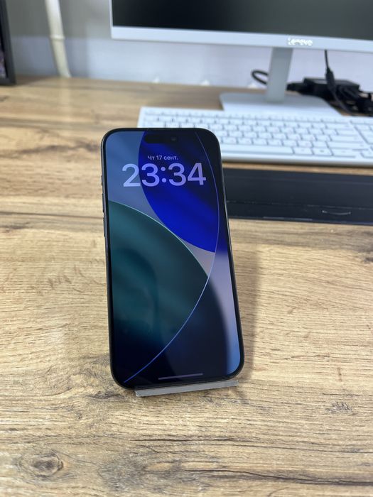 Телефон Apple iPhone 15 Pro