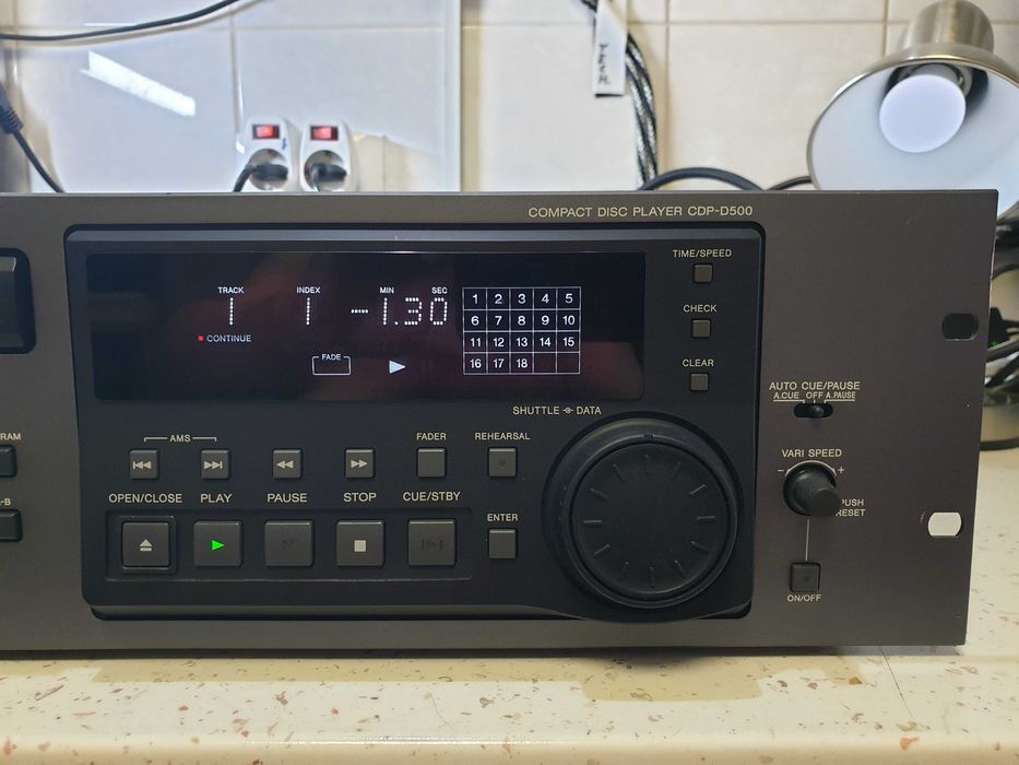 Profesional SONY CD Player CDP - D 500