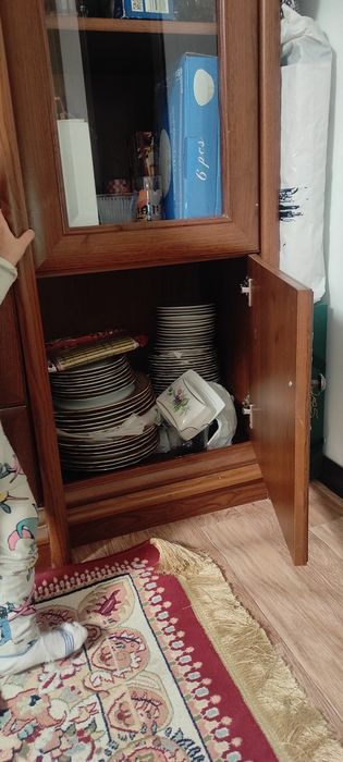 Продам сервант  вместительный