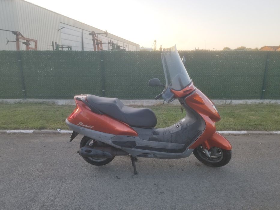 Honda FES 125 Pantheon