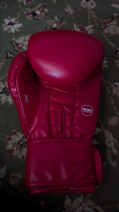 Продам боксерские перчатки