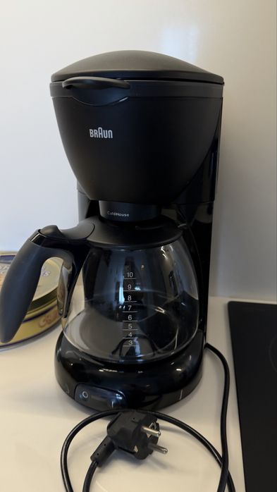 Продаетс кофеварка Braun
