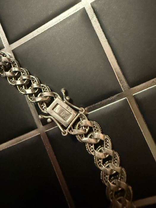 Vand set Cubanez de argint cu pietre !