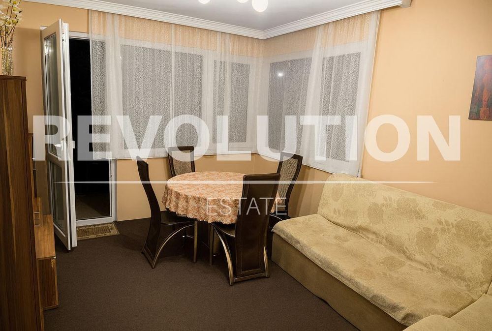 Дава се под наем Тристаен апартамент в Варна, Център - 80 кв.м за 498.27 € - Снимка #2