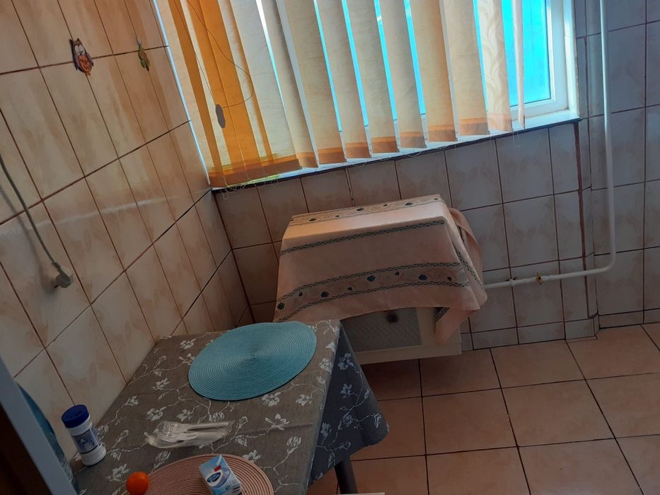 Închiriez garsoniera