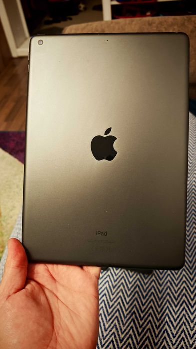 Tableta Apple iPad 8 (2020)  si ipad pro 11" 256gb