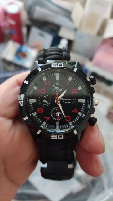 наручные часы электронные и кварцевые