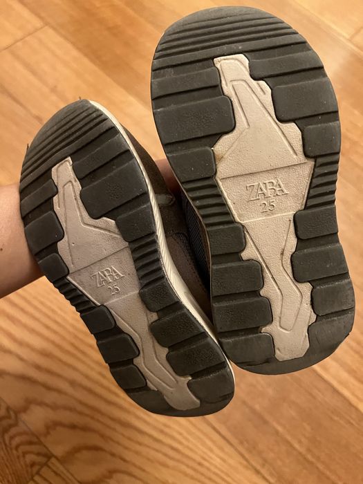 Детские кроссовки zara