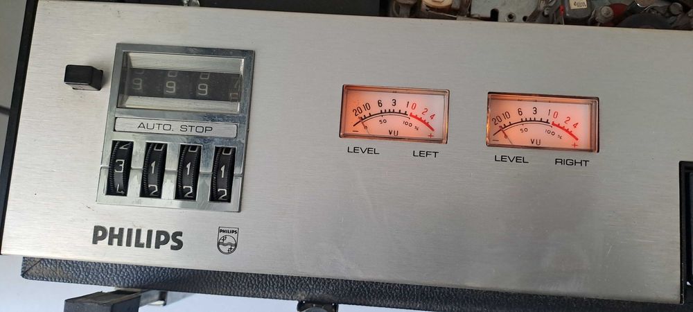 Philips N4408 Stereo Mag Colectie cu Statie amplificator ca DEFECT