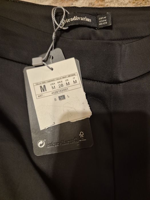 Pantaloni 3/4 stradivarius