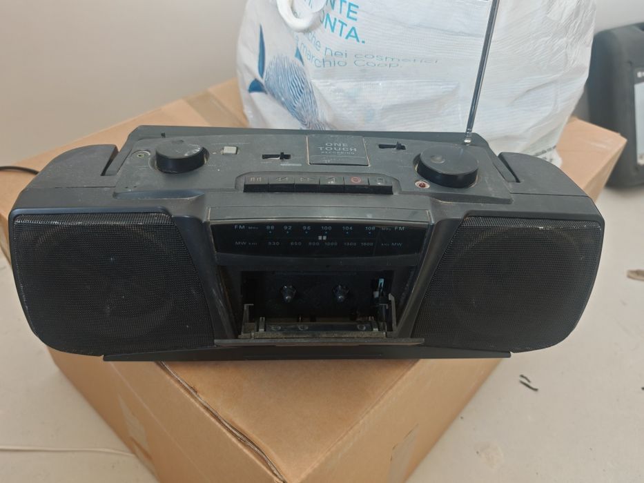 Radiocasetofon Philips 1990 + cadou