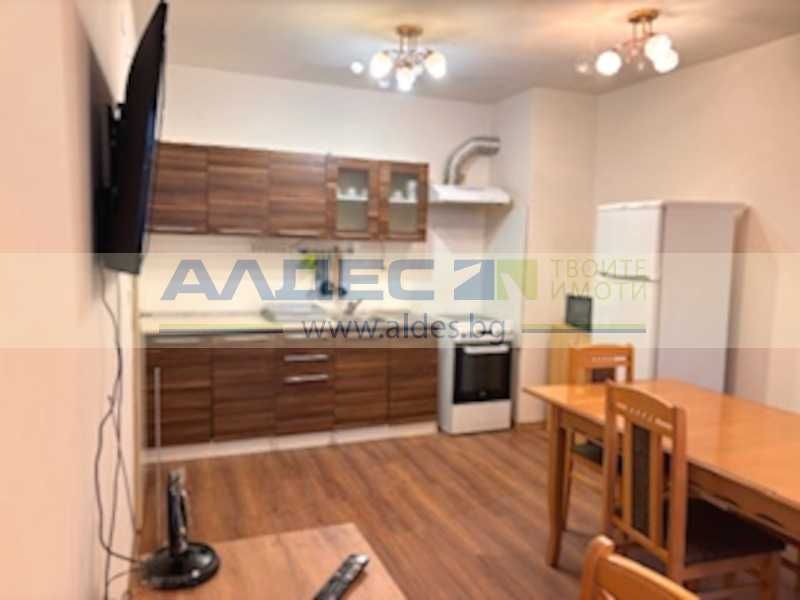 Ремонтиран, обзаведен ап. с три спални в Стрелбище!