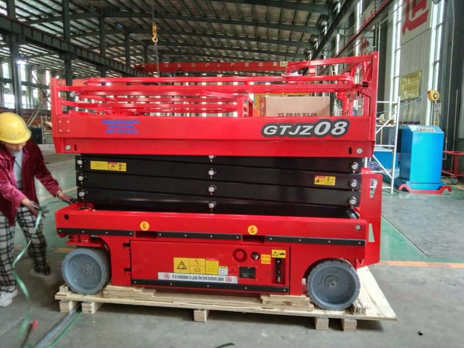 Ножничный подъемник