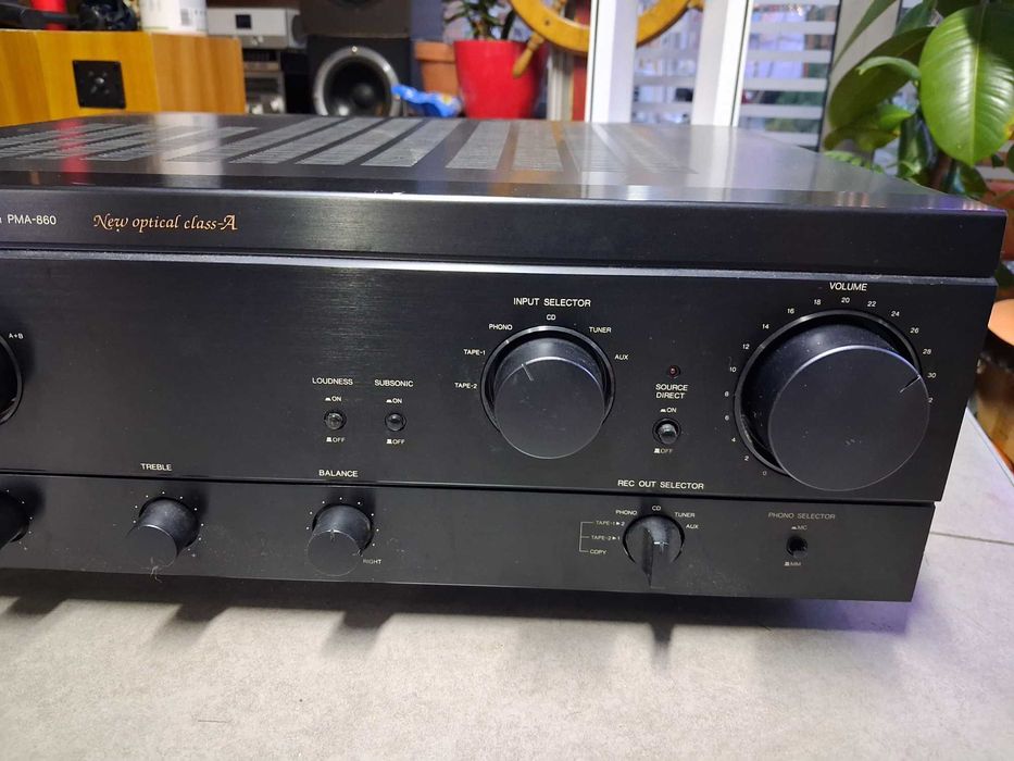 Denon PMA-860 stereo amplifier