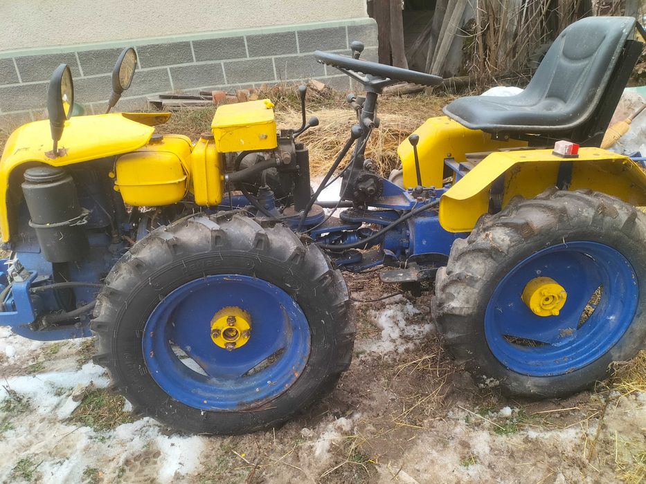 Tractor articulat  4x4 18cp