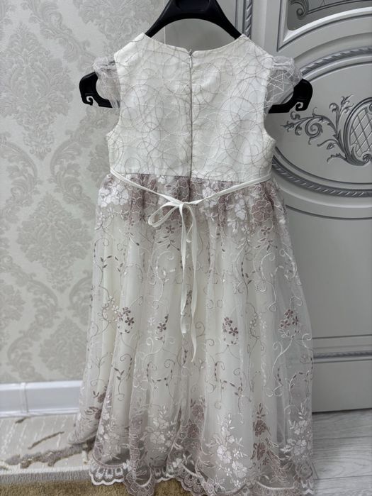 Девчачий нарядное платье