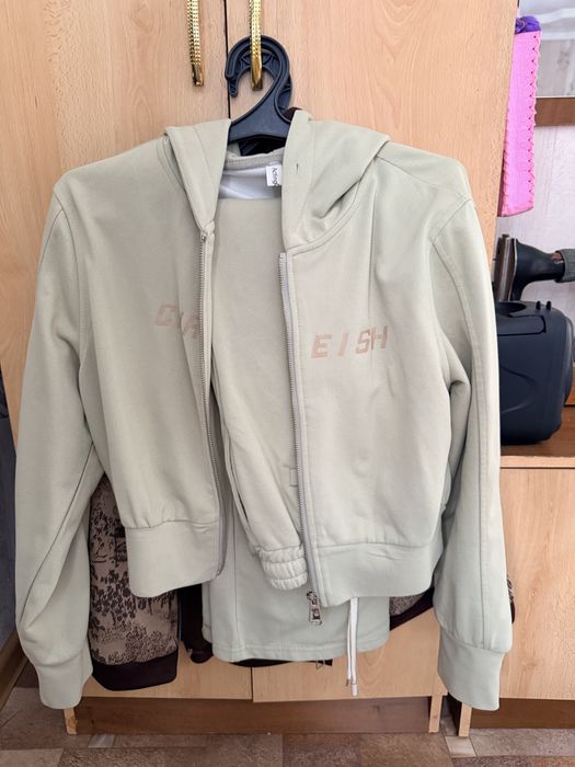 Продам женскую одежду