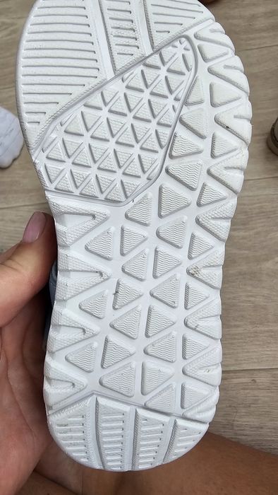 Продам детские сандалии