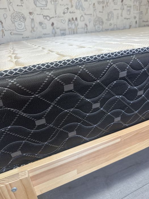 Продам кровать деревянный 180*200