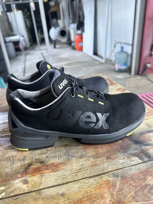 Работни обуфки  Uvex 43 номер