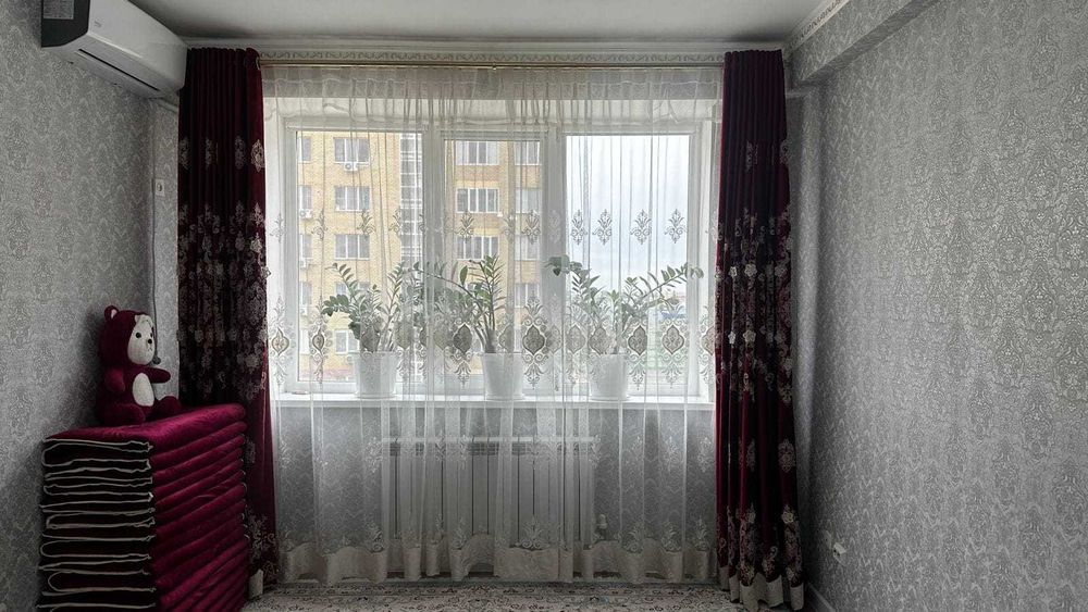 Тюль штор с карнизом.