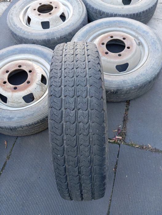 Продам резину с дисками б/у на Газель