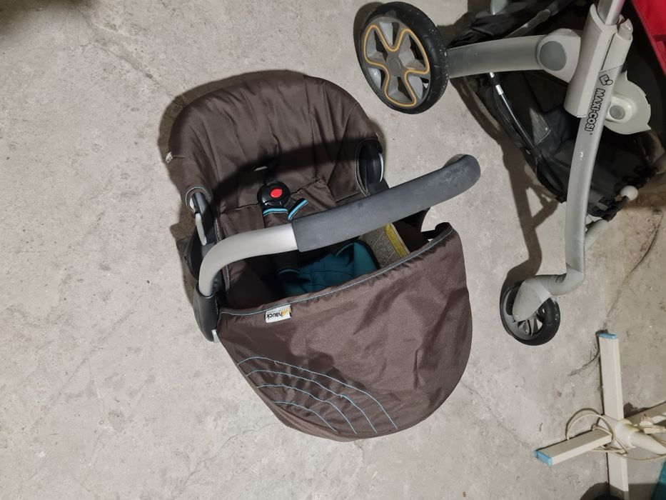 Продавам бебешка количка Maxi Cosy/Bebeconfort+Кошче за кола Hauck