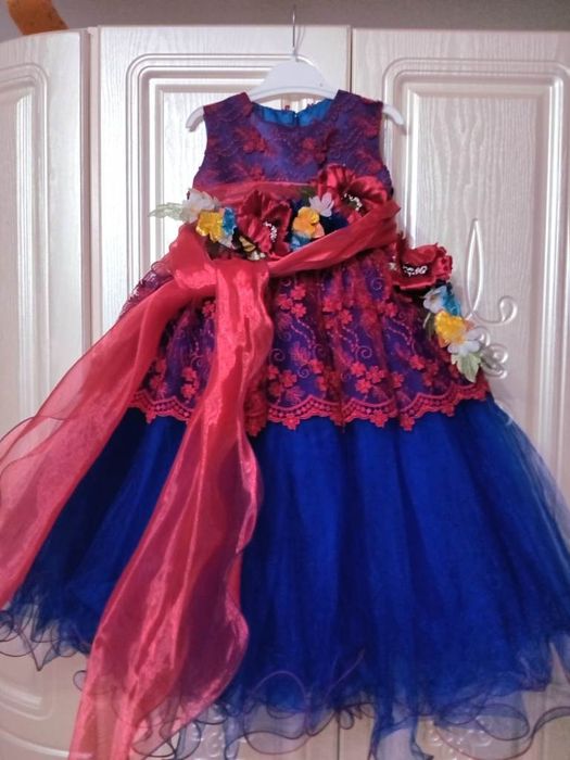 Детские платья несколько видов
