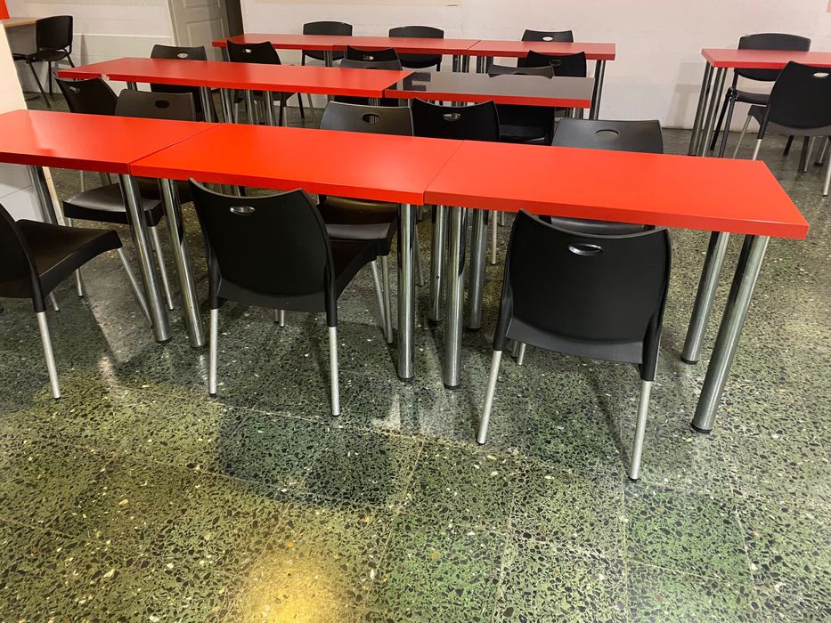 Mese moderne, solide – ideale pentru cafenele & fast-food