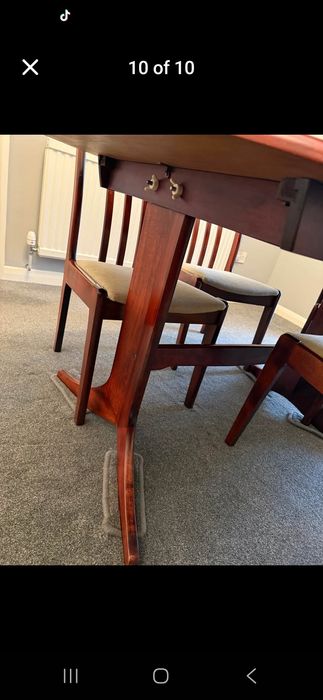 Масивна маса със 6 стола