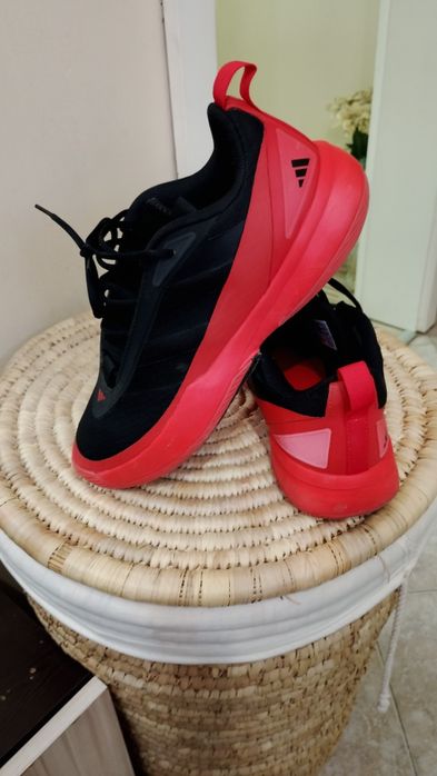 Маратонки Адидас Само пробвани с кутия 42 номер