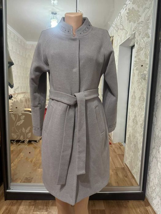 Продам польта  женские новые