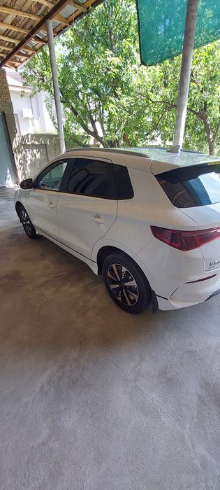 BYD e2 2024 yil sotiladi