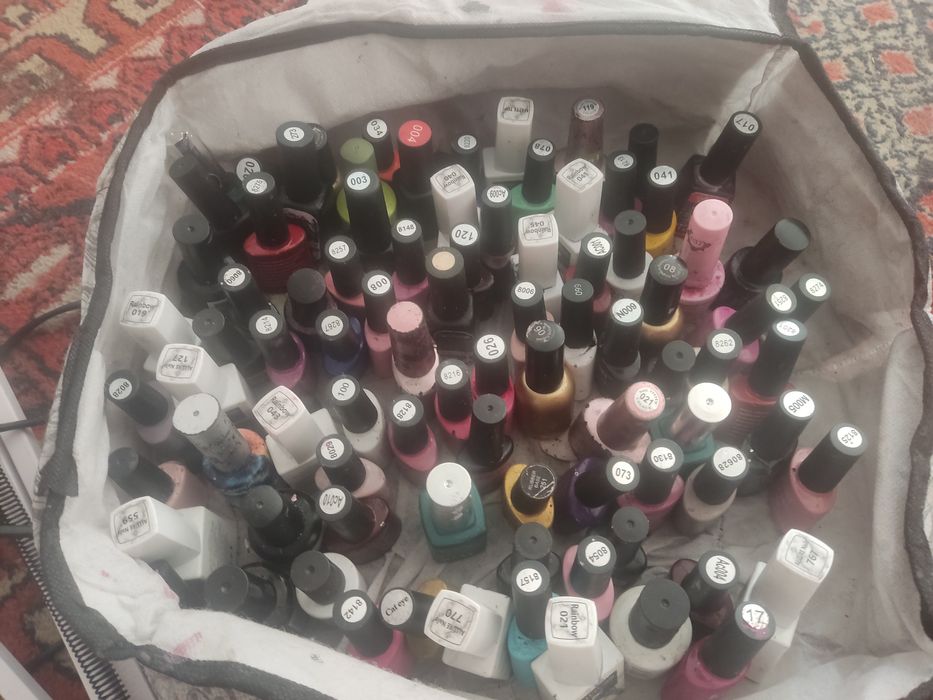 Срочно Продам все для маникюра