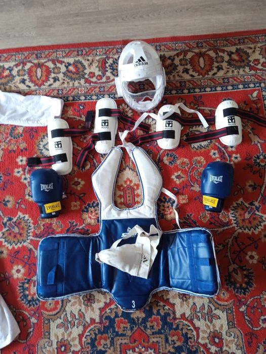 Продам полную экипировку для таэквондо