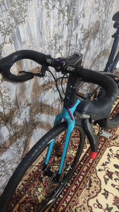 Срочно !!! Карбоновый гравийний велосипед Giant Anyroad 2 carbon