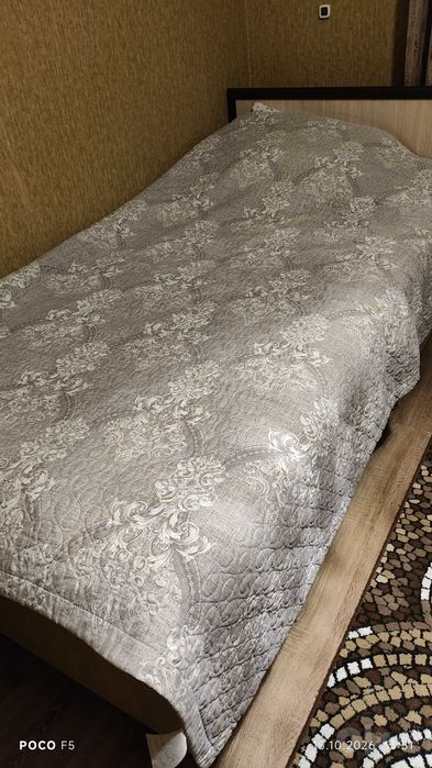 Продам покрывало на кровать 140х210 см, как новое