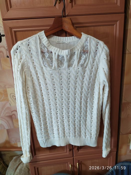 Блузы, кофточки разные. От 44 до 52 размера.