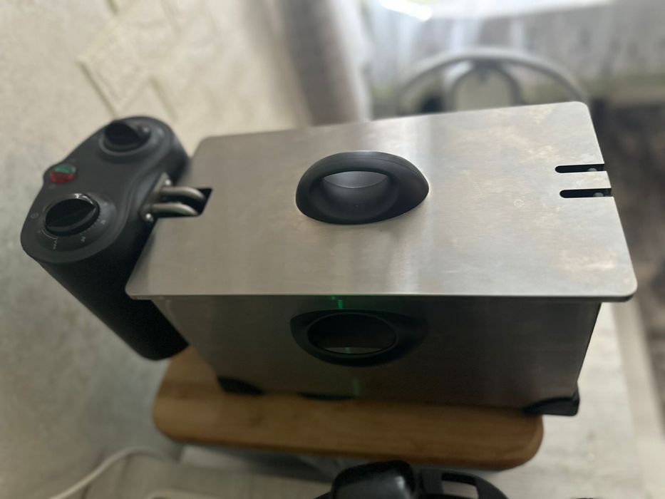 Продам Фритюрницу 3 литра