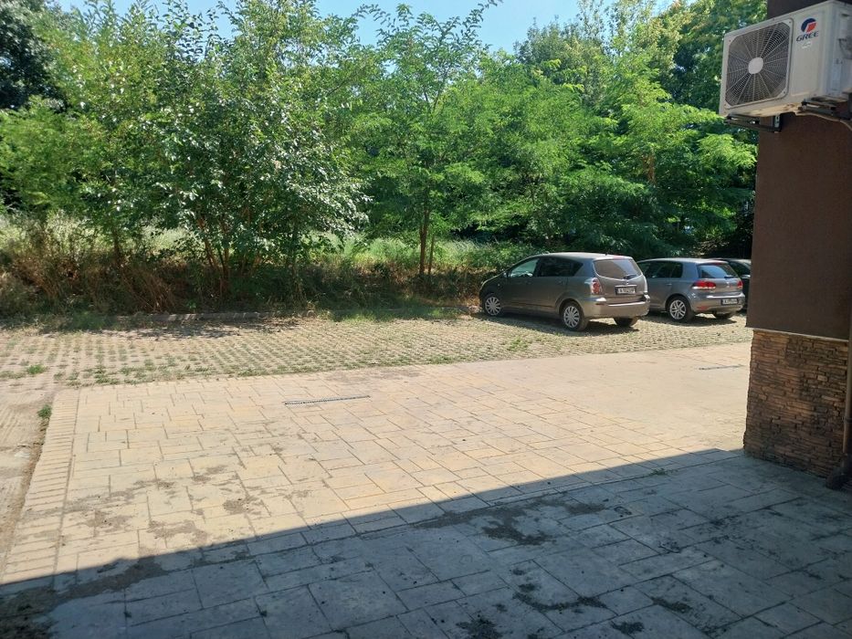 Партер! Тристаен! Лукс