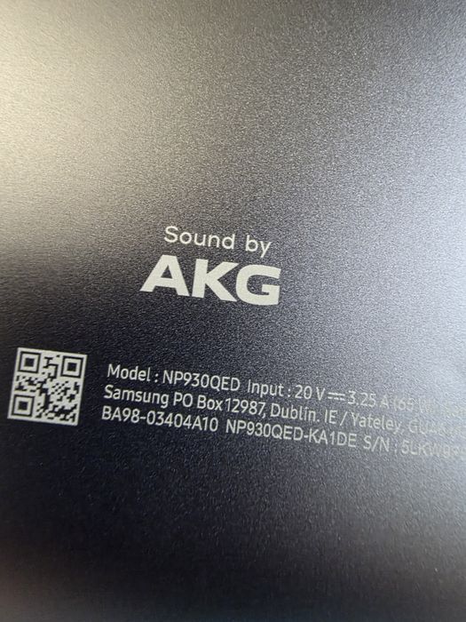 Galaxy Book 2 Pro 360  / OLED / TOUCH 13,3  / 8GB DDR5 . I5 1240P / iris XE  (1kg )