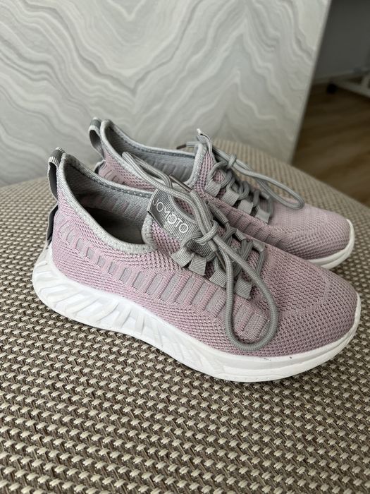 Лёгкие кроссовки 34 размер