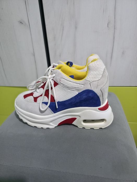 Дамски маратонки на платформа