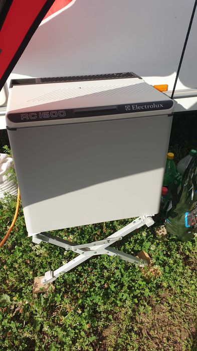 Elektrolux хладилник 33L за  на газ ,12v и 220v