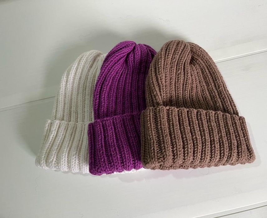Вязаные шапки. Ручная работа.