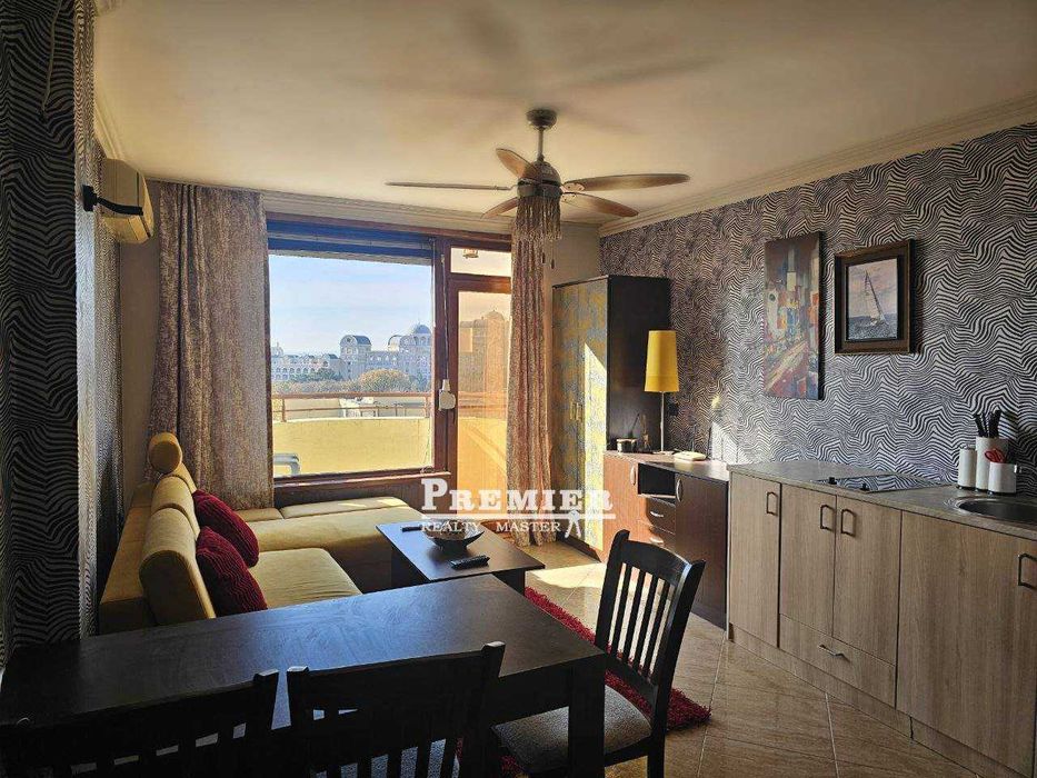 Продава се Двустаен апартамент в Свети Влас - 61 кв.м за 703 €/кв.м - Снимка #2