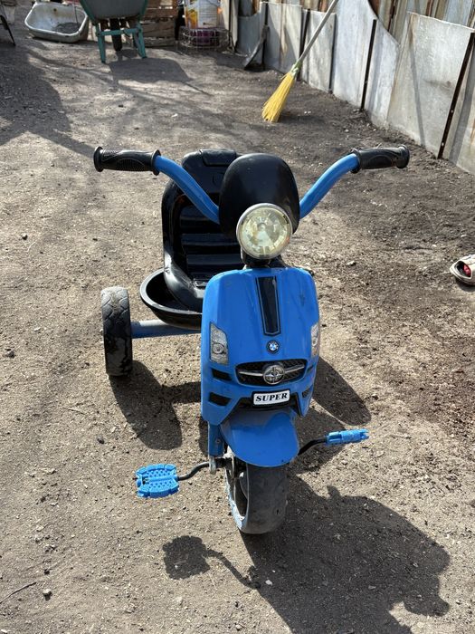 Трехколесный велосипед