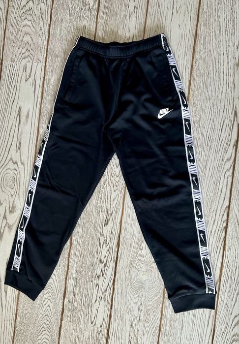 Оригинално долнище Nike